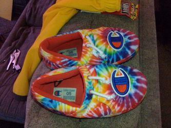 Champion slippers 5y