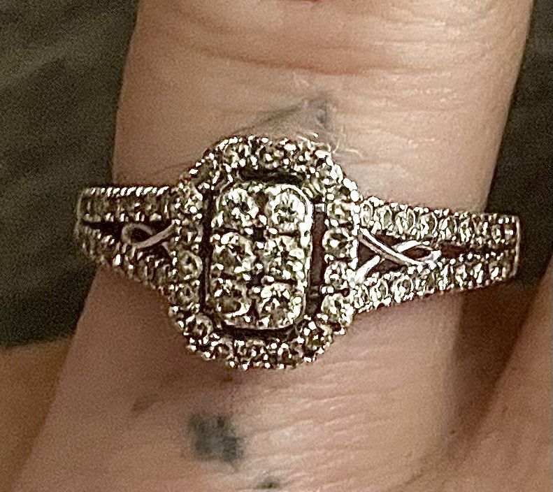 Brilliance Fine Jewelry Engagement Ring