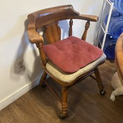 Brown Kitchen Table And 4 Chairs
