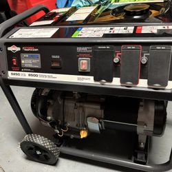 Generator -Briggs & Stratton 6250W / 8500W  Description: Heavy-duty 