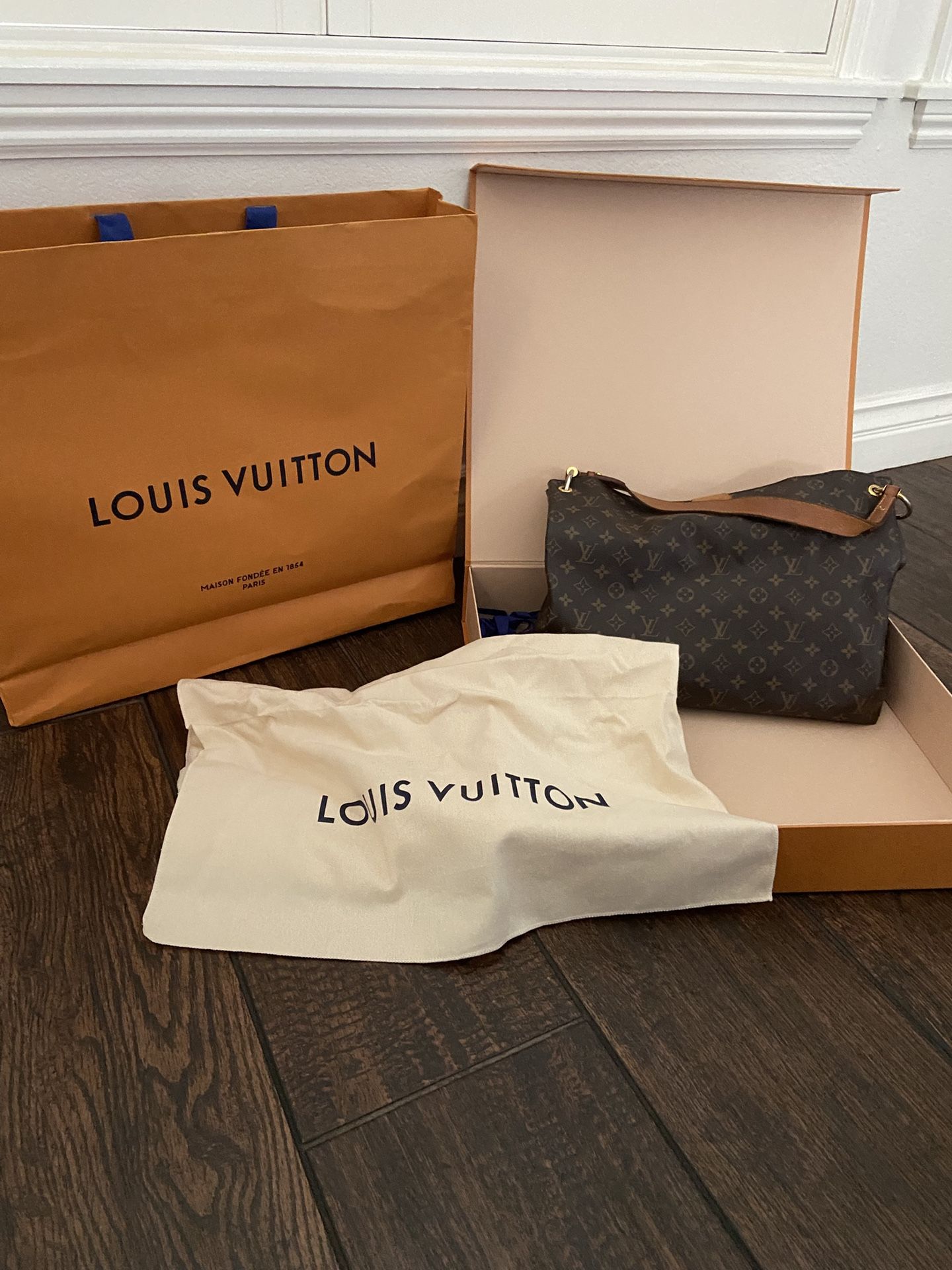 Louis Vuitton Monogram Graceful MM
