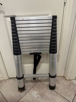 Luisladders Aluminum Telescoping Extension Ladder - Collapsible