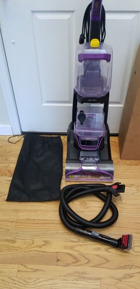 NEW cond BISSEL SWIVEL DEEP CLEANING SHAMPOO SYSTEM WITH ACCESSORIES AND ATTACHMENTS ,WORKS EXCELLENT. , IN THE BOX