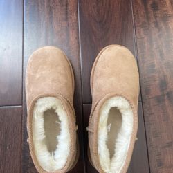 Brand New Kids Uggs Size 3