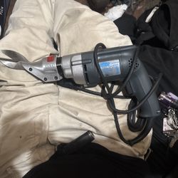 Sheet Metal Shears.     Brand New.    With Extra Blades