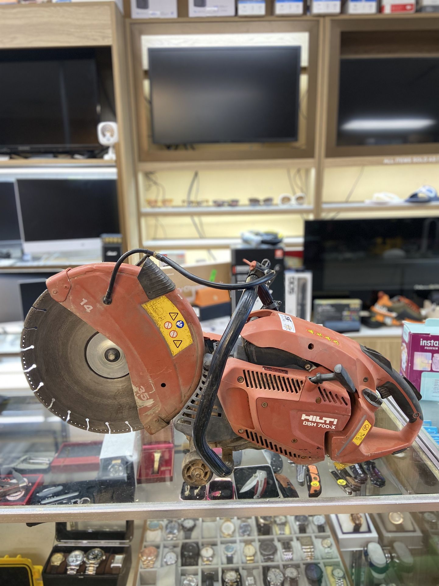 Hilti DSH-700 X Concrete Cut Off Saw