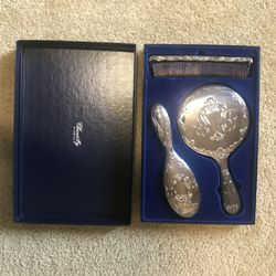 Gorham Chantilly 3 Piece Vanity Set