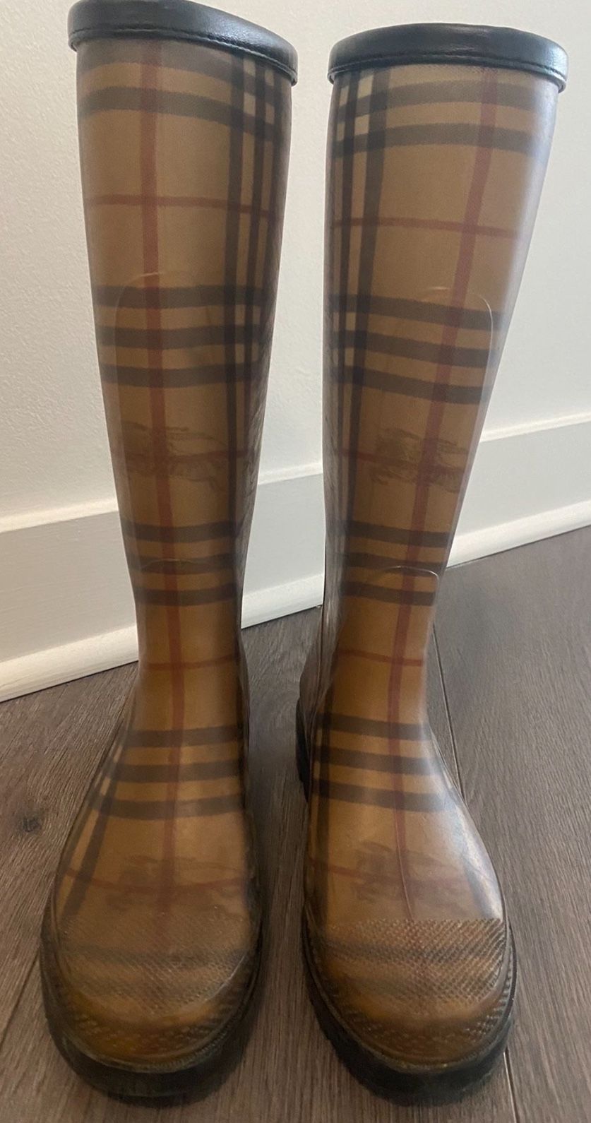 Burberry Rain Boots Size 39/8.5