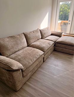 BRAND NEW JOYOS VIBE 118” L shaped Sectional