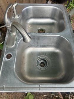 Kitchen sink 33x22