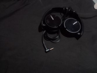 Head phones