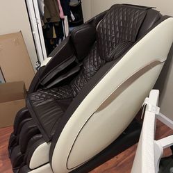 2600$ Luxury Zero Gravity Massage chair