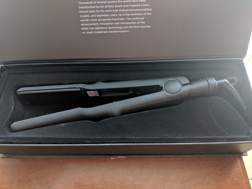 JOSÉ EBER vibrating flat iron