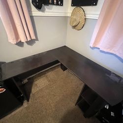 Black “L” Desk
