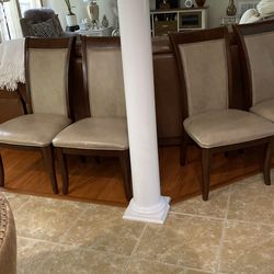 4 dining room chairs some scratches, price negotiable