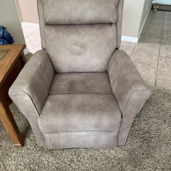 Small Recliner 