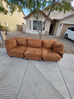 Free 3 piece couch.