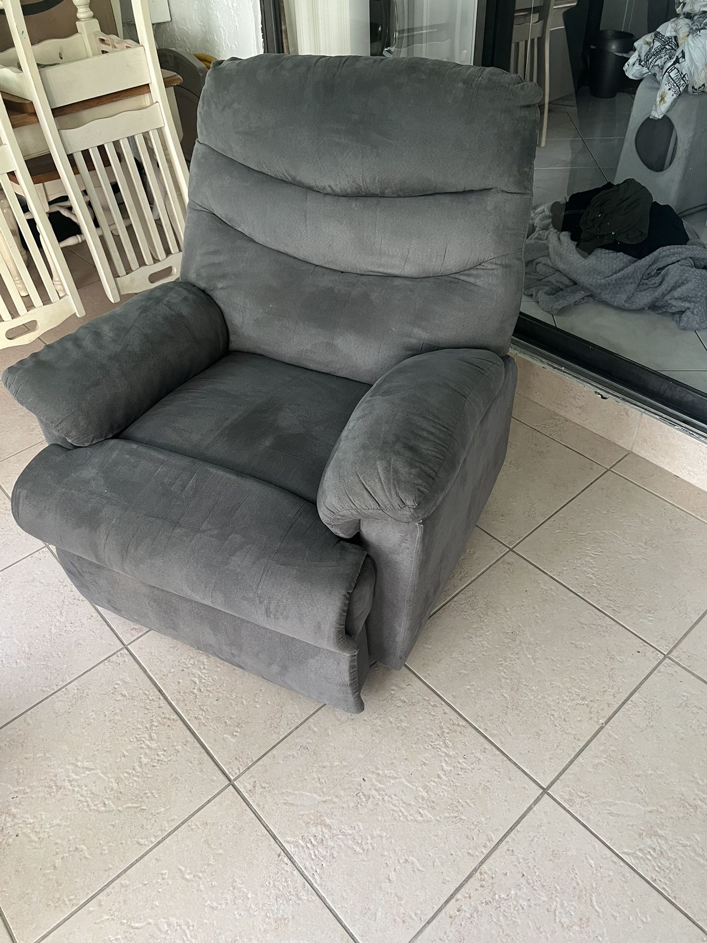 RECLINE CONFORT CHAIR
