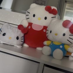 3 Small Hello Kitty Plushies 