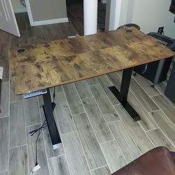 Fezibo 48 x 60 Wooden standing desk works great looks new