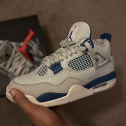 Jordan 4 Midnight Blue