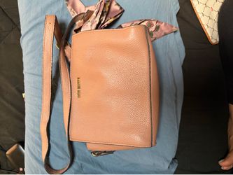 Steve Madden Pink Pebbled Crossbody Bag Zip Closure Adjustable Strap Gold
