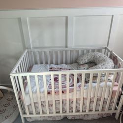 Crib Plus Mattress/sheets