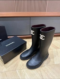 Chanel Womens Boots Size 8.5 