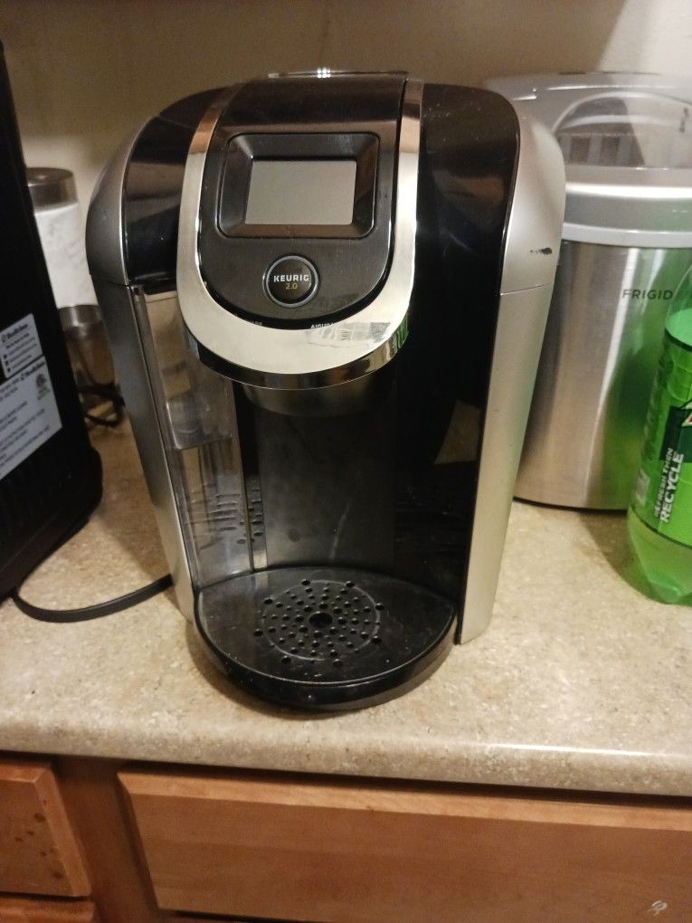 Keurig 2.0 K2.0-400 Brewing System K-Cup Coffee Maker Black Silver