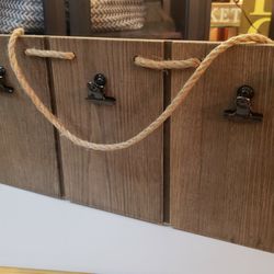 Lane Furniture Farmhiuse Wall Plaque With Hooks And Rope Hanger