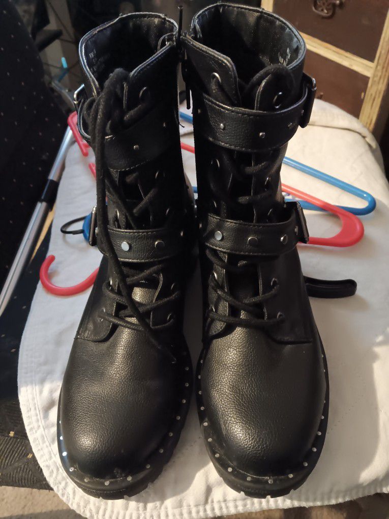 Black Boots Women's 6M