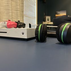 Xbox One S With Two Xbox Controllers And A Turtle Beach Gen Two Headset 