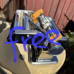 Free Noodle Machine (New, Never Use)
