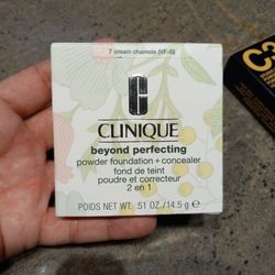 Clinique Beyond Perfection Make Up