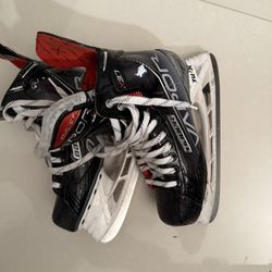 Bauer Vapor x3.7 Hockey skates Size 8