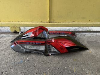 2019-2024 TOYOTA RAV4 TAIL LIGHTS OEM