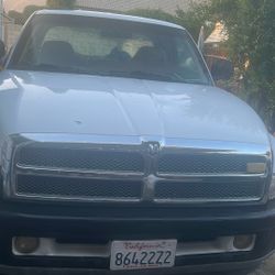 RAM 1500 V8