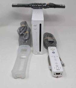 Wii Console With Controller And Cords