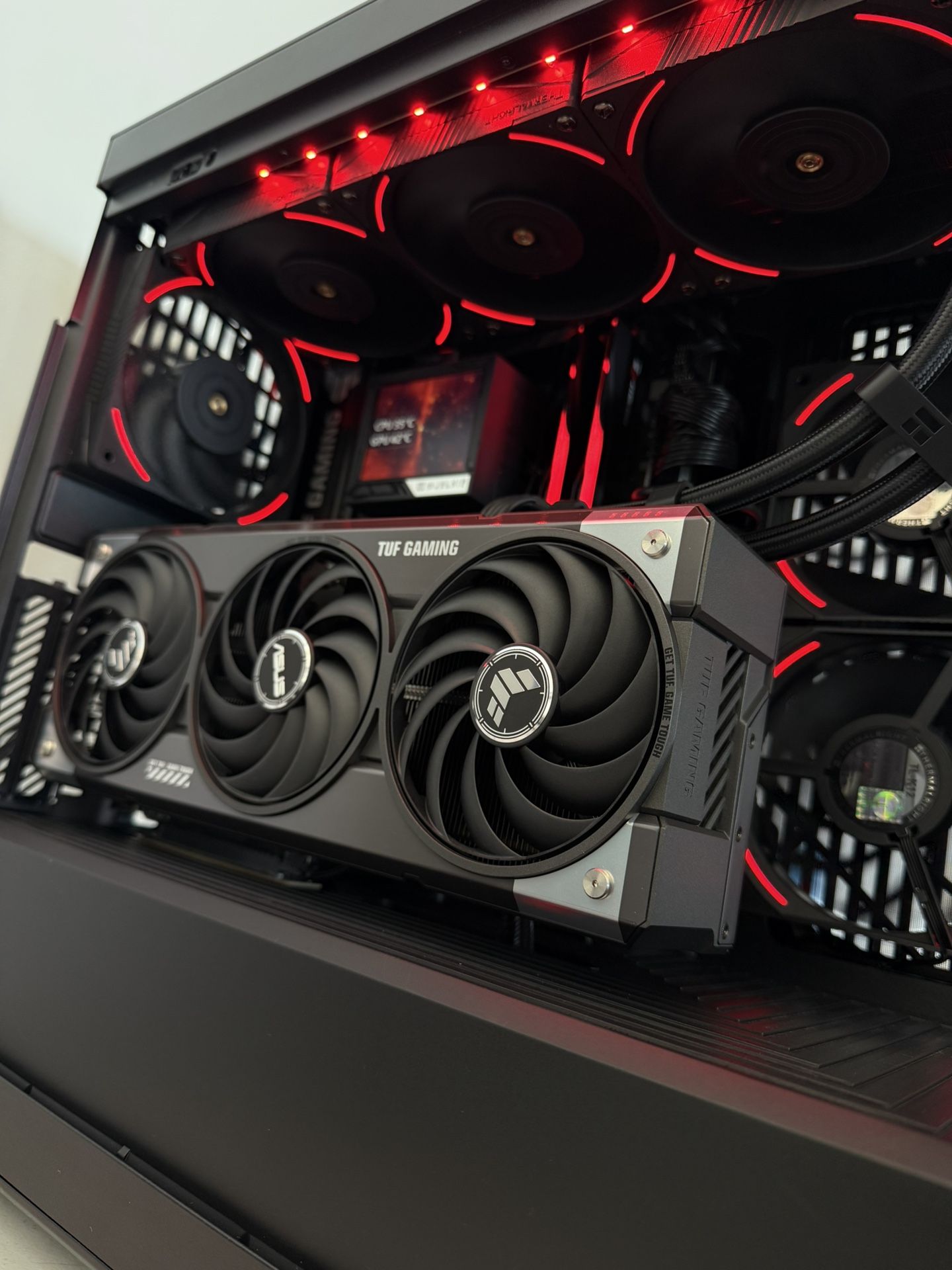 Gaming PC Ryzen 9600x And RTX 5070