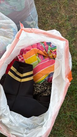 7 bolsas de ropa de mujer niña hombre perfecto estado mix vestido blusas pantalón shorts mayas de niña de todo $50  toda pueden verla