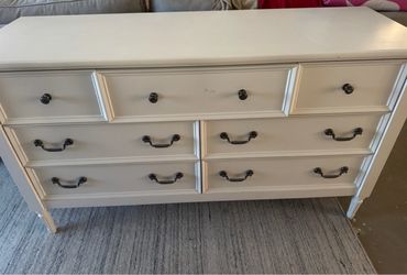 White 7-Drawer Dresser with Bronze Hardware