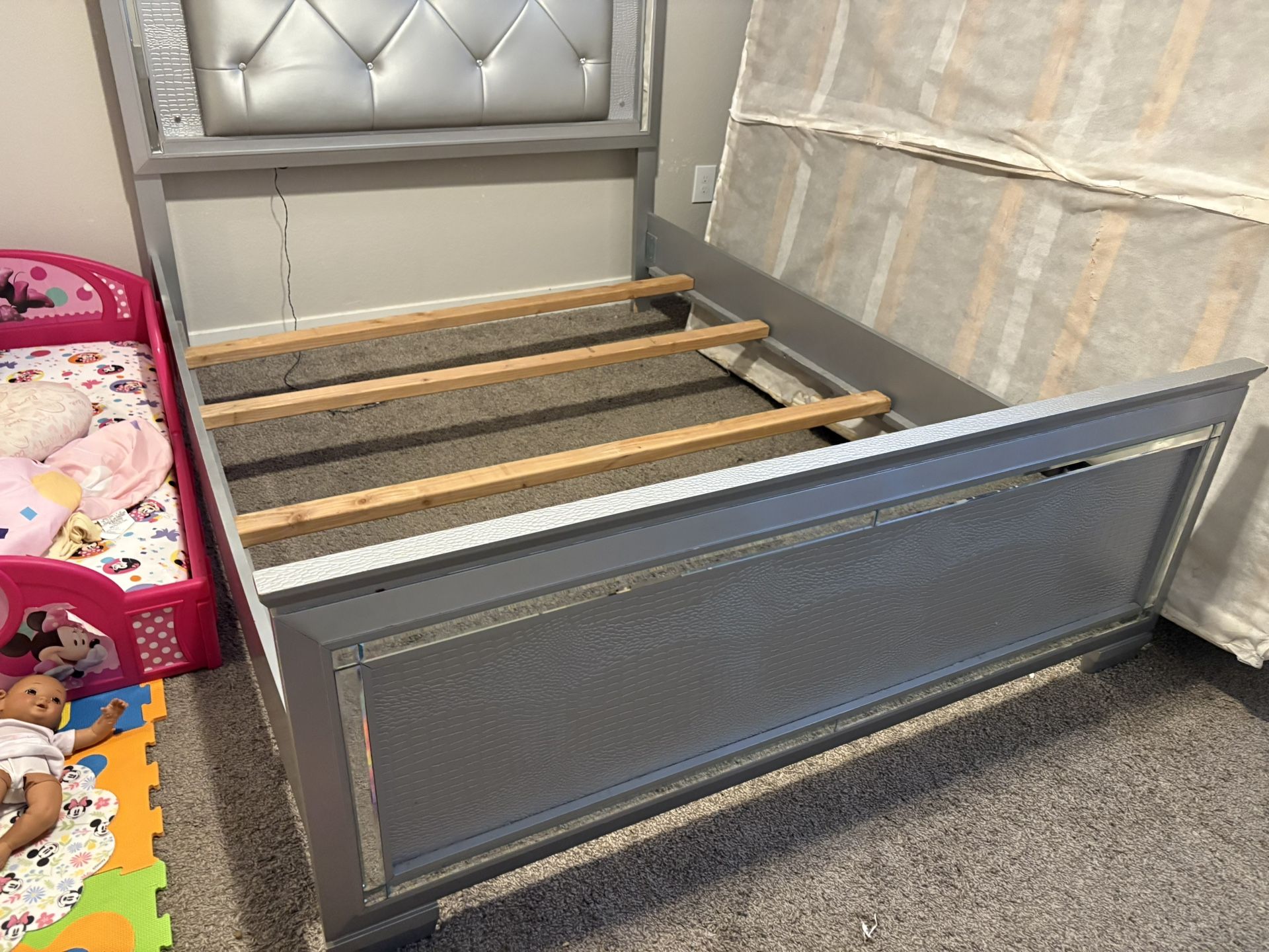 LED/BEDROOM SET