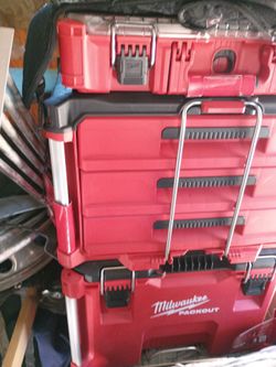 Milwaukee packout tool box