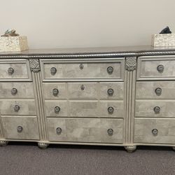 Ashley Furniture 9 Drawer Dresser w/matching Night Stand