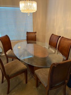 Great Condition Hardly Used Dining Table with 6 chairs