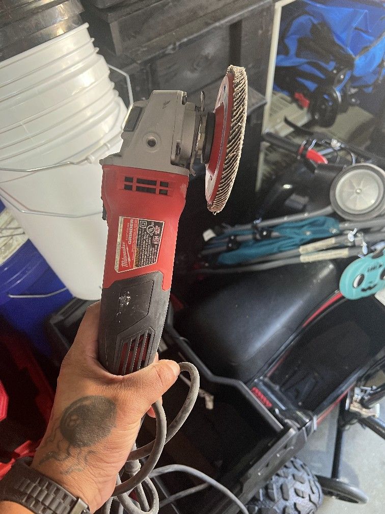 Milwaukee Grinder