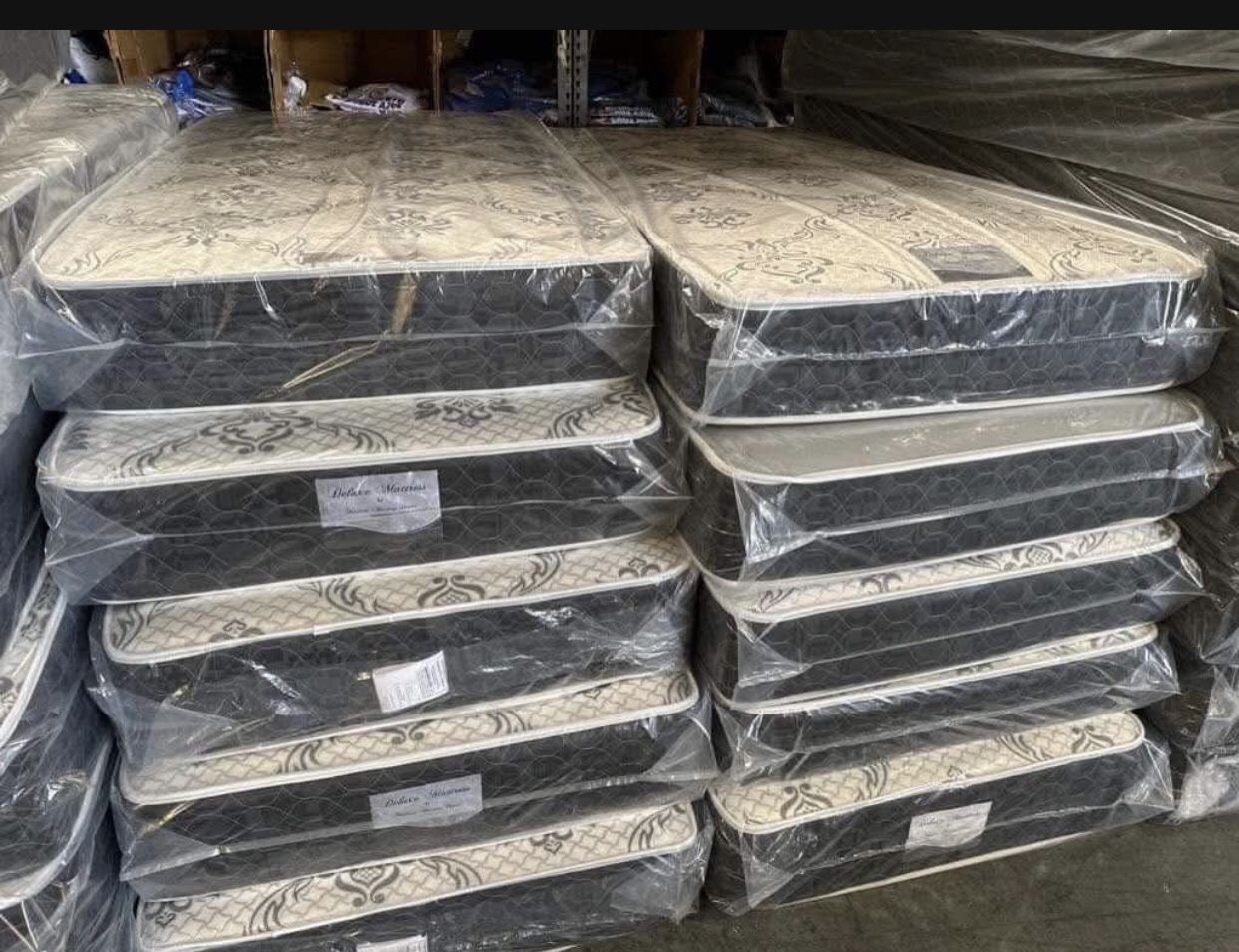 Set Twin Size Mattress And Box Spring 