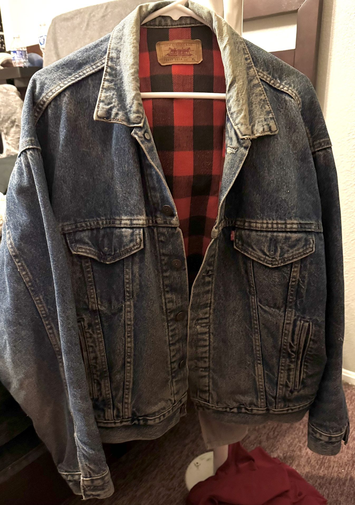 1980s Vintage Levi’s w/ Buffalo Plaid Lining XL size Unisex