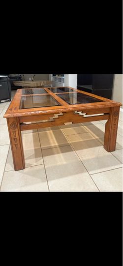 Solid coffee table $30 great condition