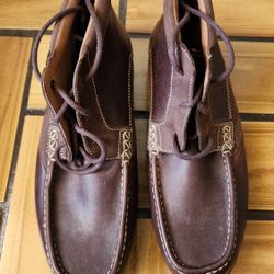 I Travel Chukka Boots